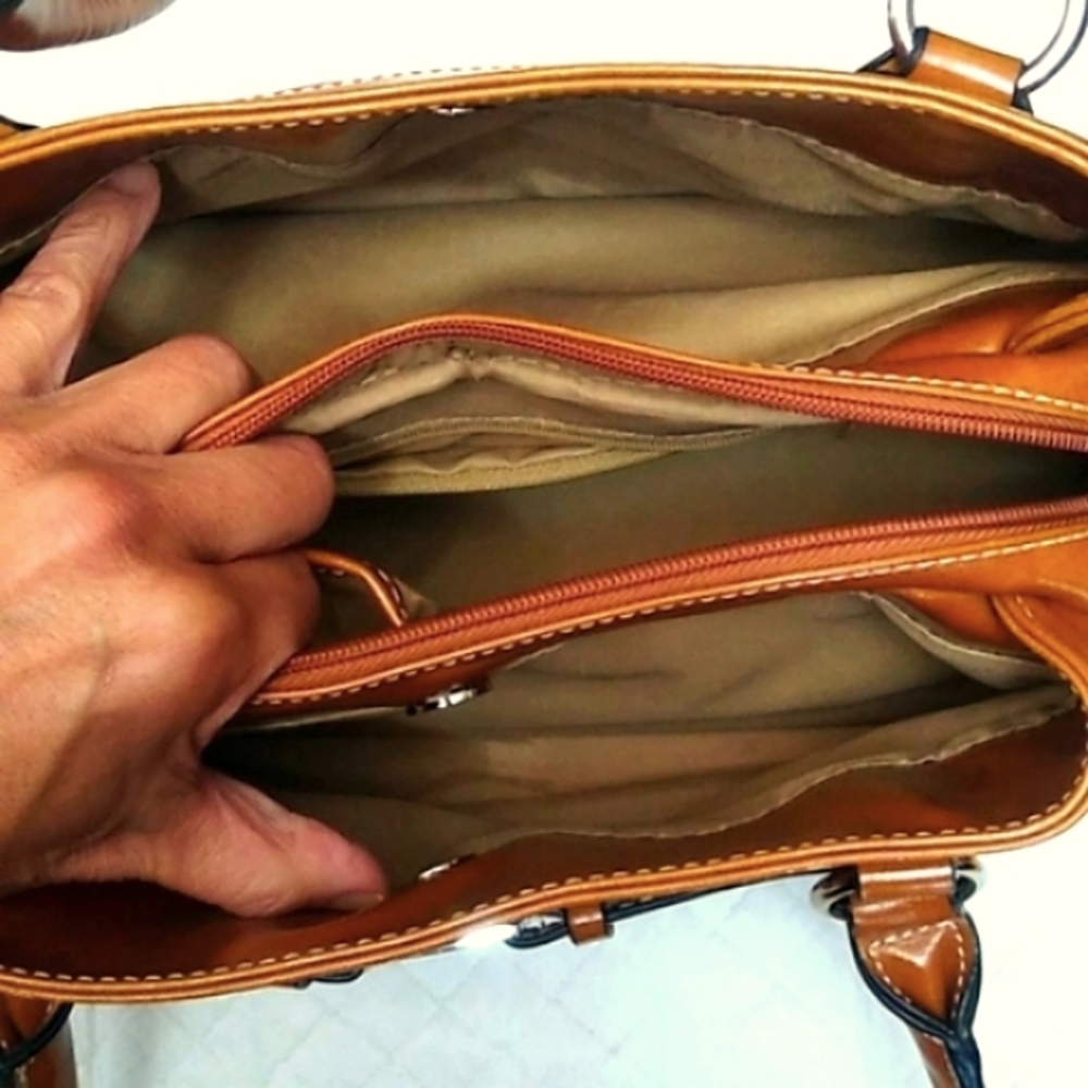 🎉HP🎉Giani Bernini Glazed Leather Cognac Handbag - Picture 2 of 8